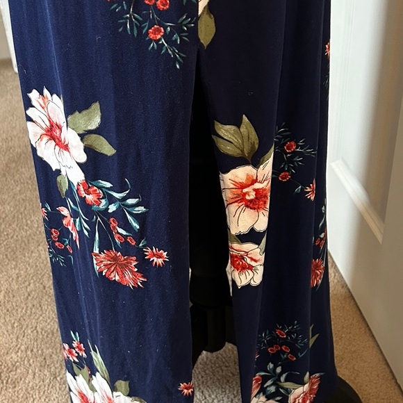 Fortune + Ivy Maxi Floral Dress with Criss Cross Back - Picture 4 of 6